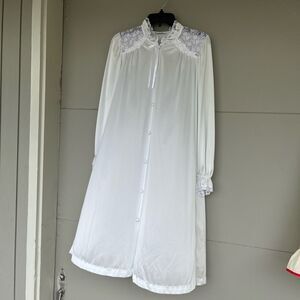 Vintage Miss Elaine Pale Blue Lace Robe Nightgown Sz M Cottagecore USA Made